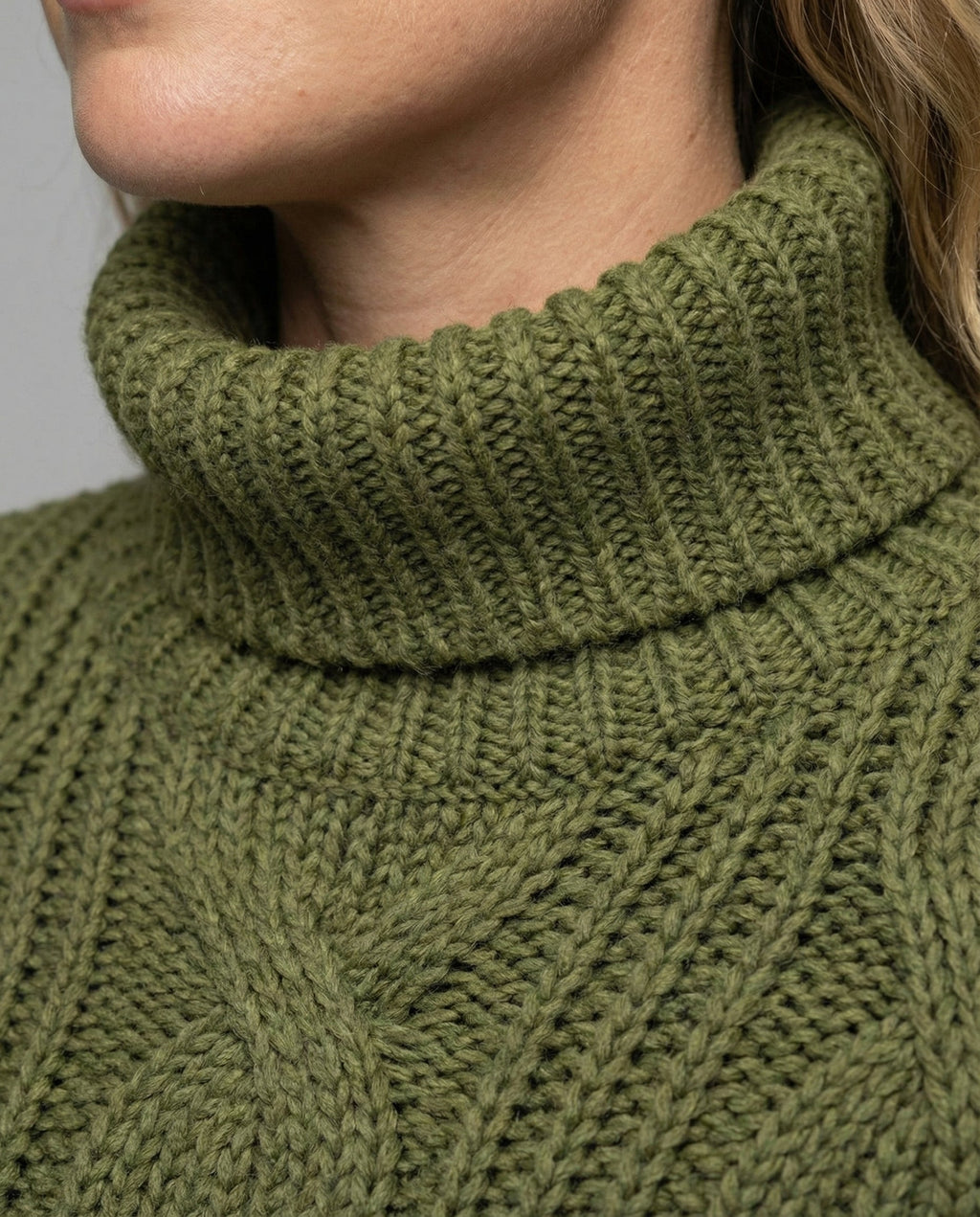 Comfortable turtleneck sweater women